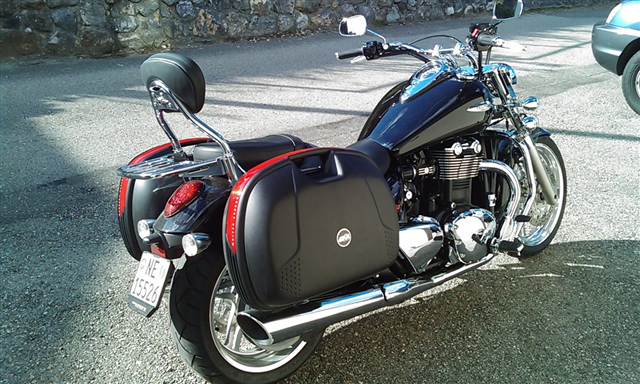 triumph thunderbird luggage