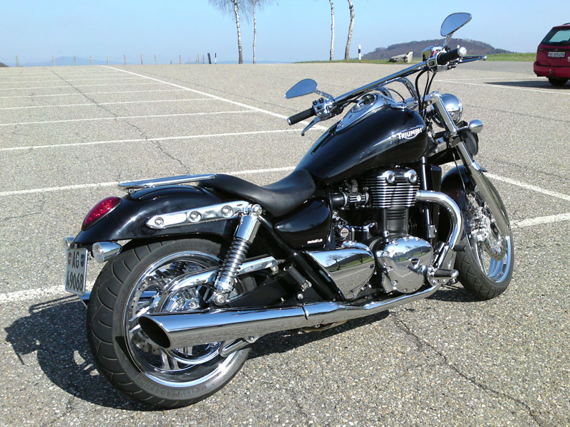 triumph thunderbird luggage